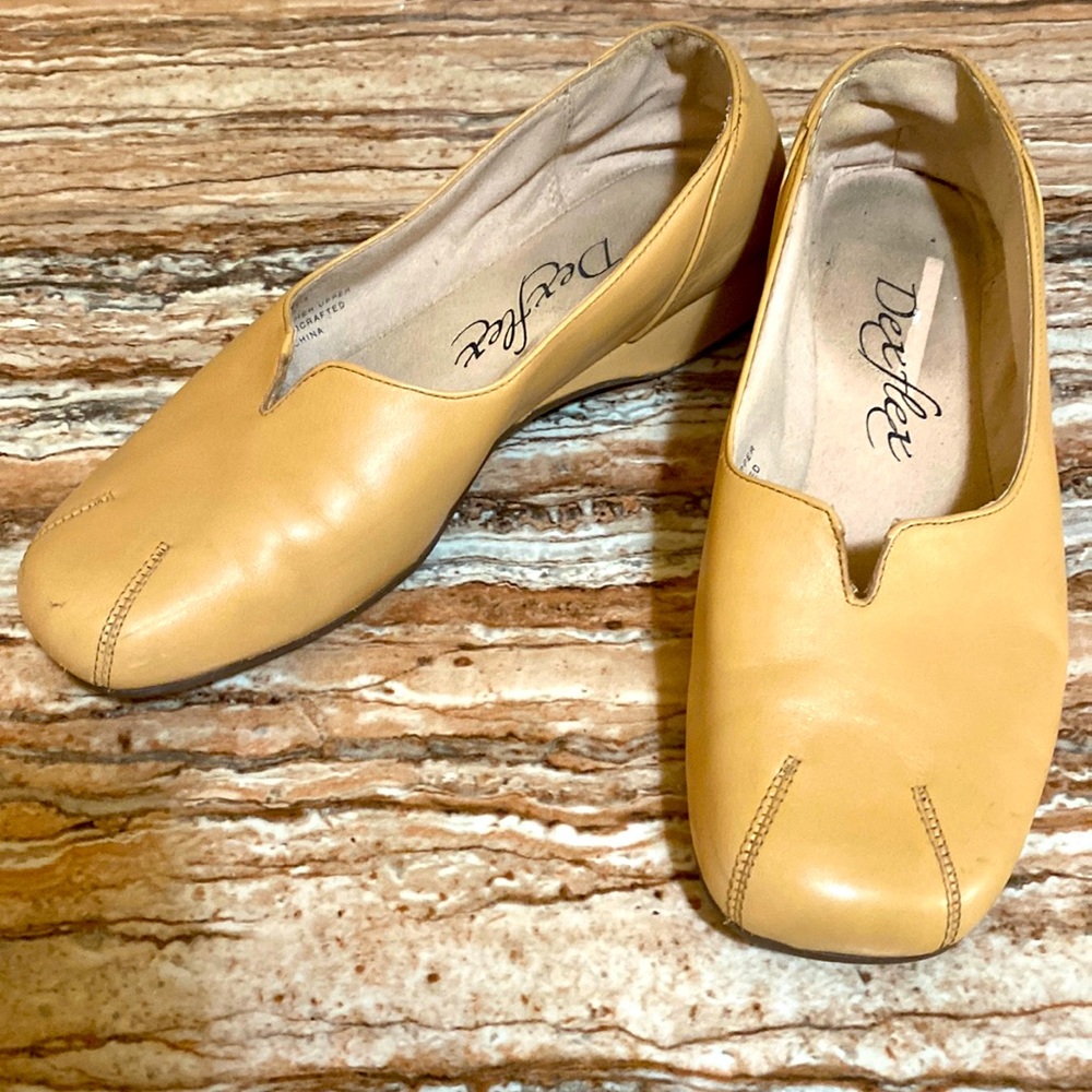 Tan leather flats * DexFlex * Comfort Sz 7 / 7.5M handcrafted